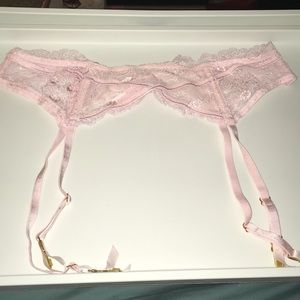 VS Pink Garter M/L NWOT
